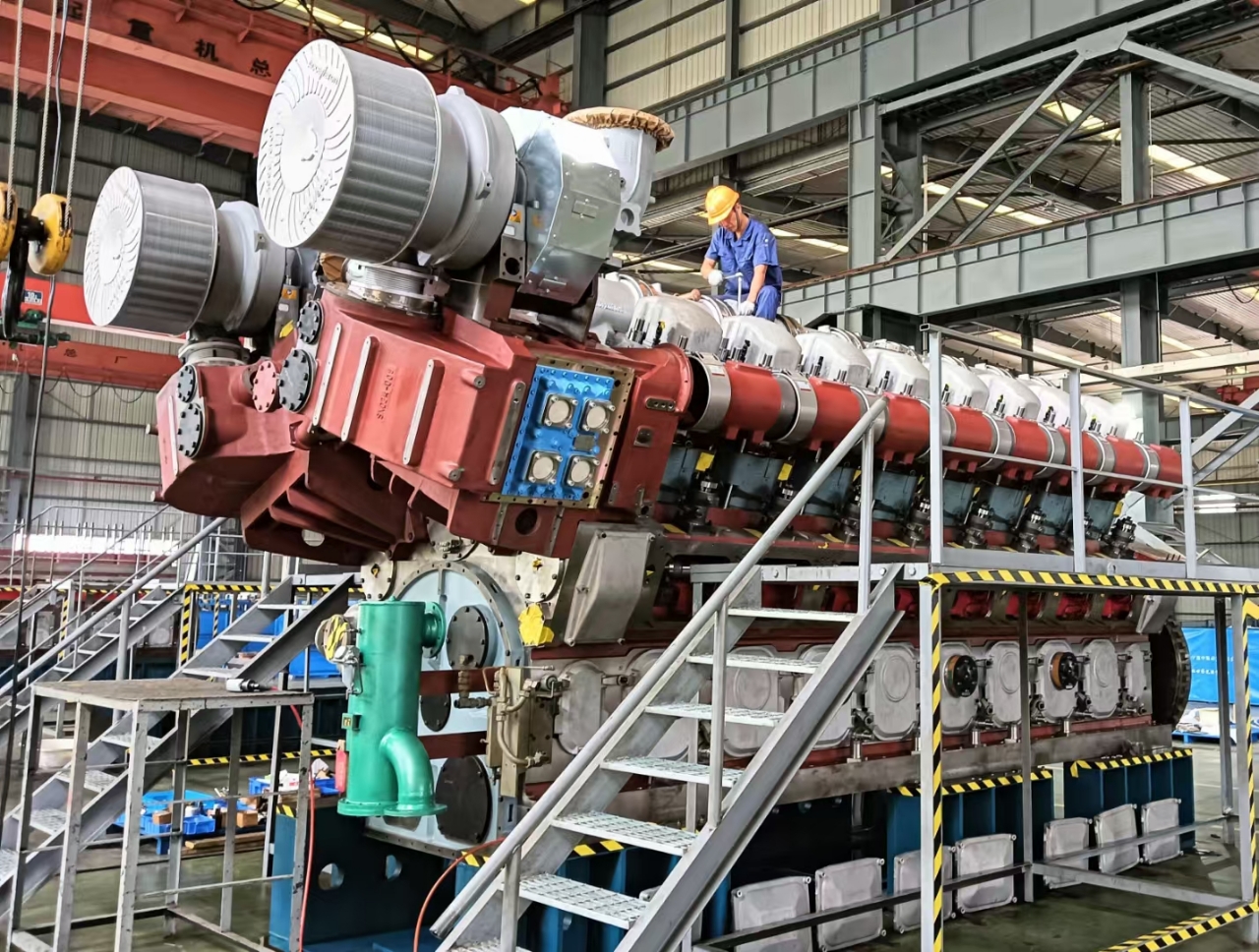 CSI Power 16V Type Engine at the test bench